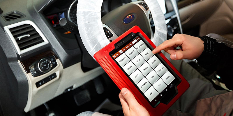 Proces počítačové diagnostiky automobilu